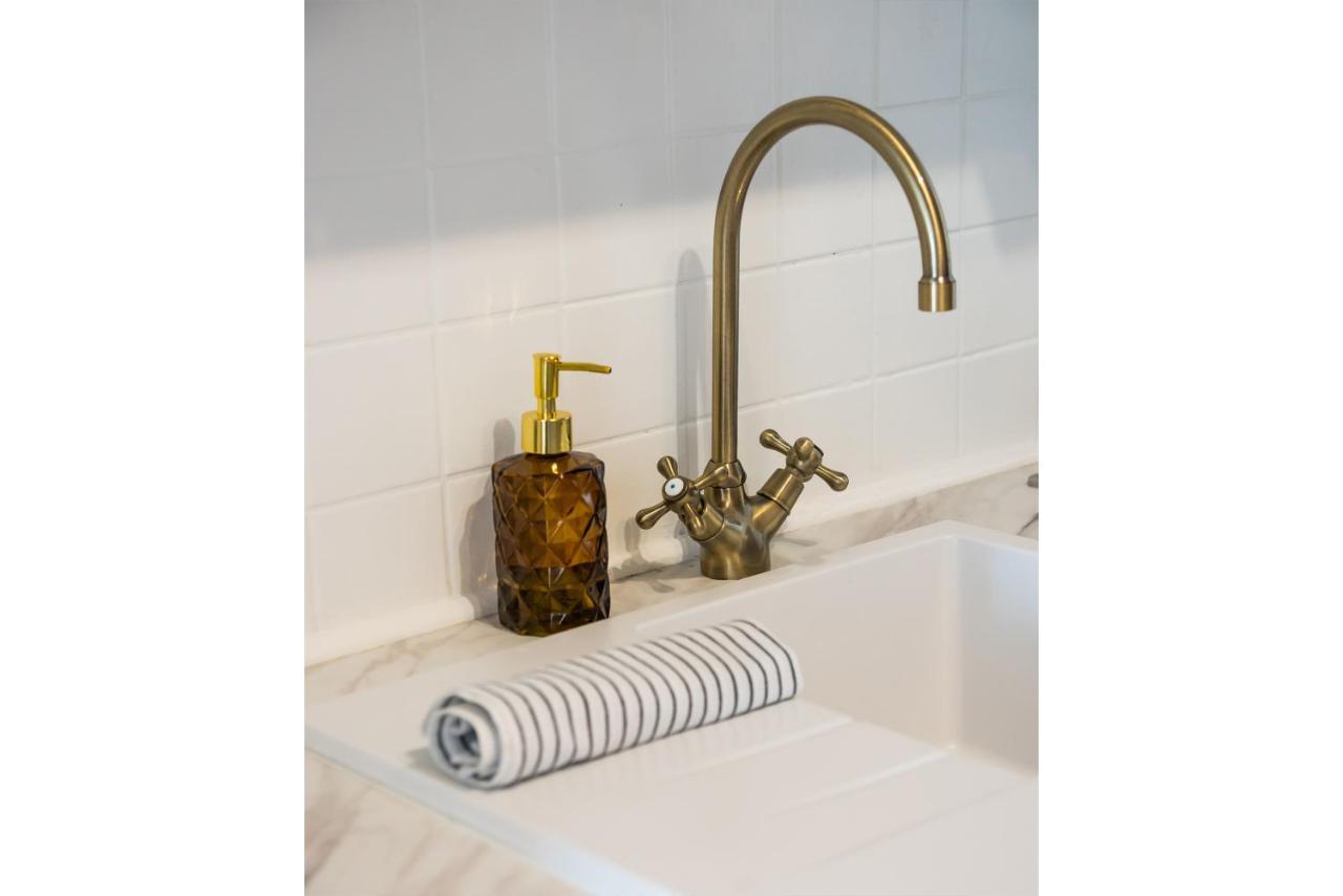Metro Dworzec Gdanski Elegant Studio Apartment Warsaw Ngoại thất bức ảnh