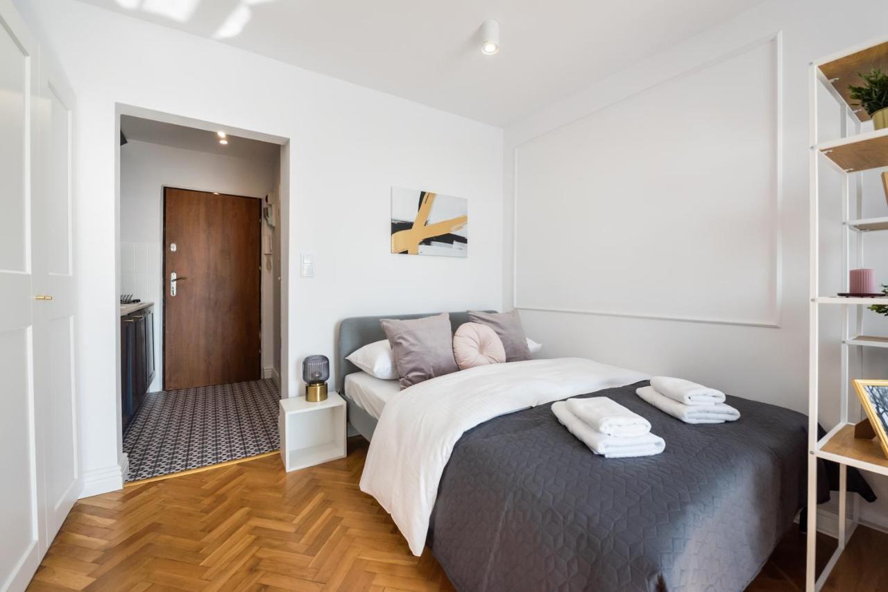Metro Dworzec Gdanski Elegant Studio Apartment Warsaw Ngoại thất bức ảnh